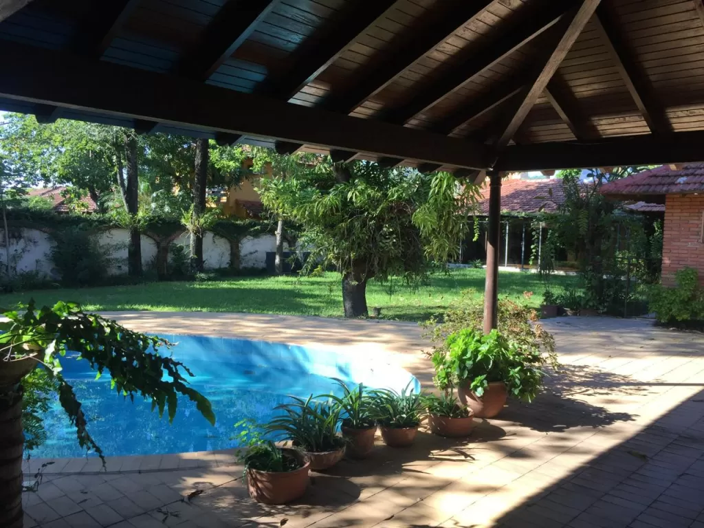 AMPLIA RESIDENCIA EN BARRIO YCUÁ SATÍ — foto 3