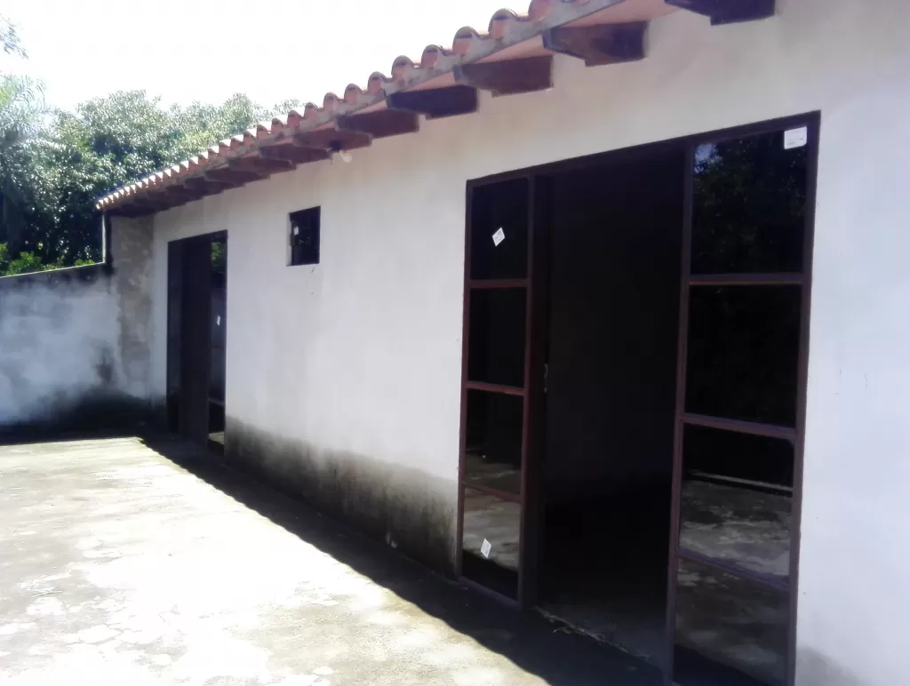 CASA DE 2 PLANTAS CON 5 HABITACIONES EN J. AUGUSTO SALDÍVAR — foto 3