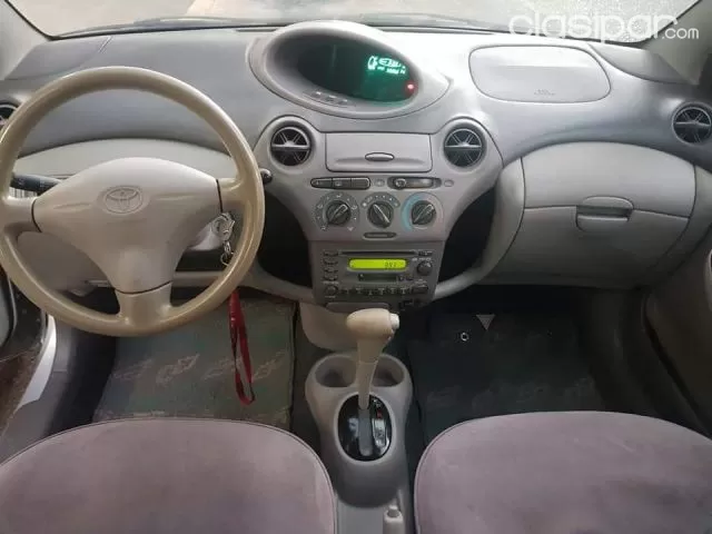 Toyota Platz 2001 - foto 2
