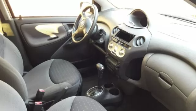 Toyota Vitz 2003 - foto 2