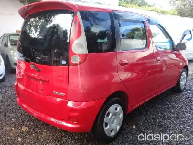 Toyota Funcargo 2002 — foto 2