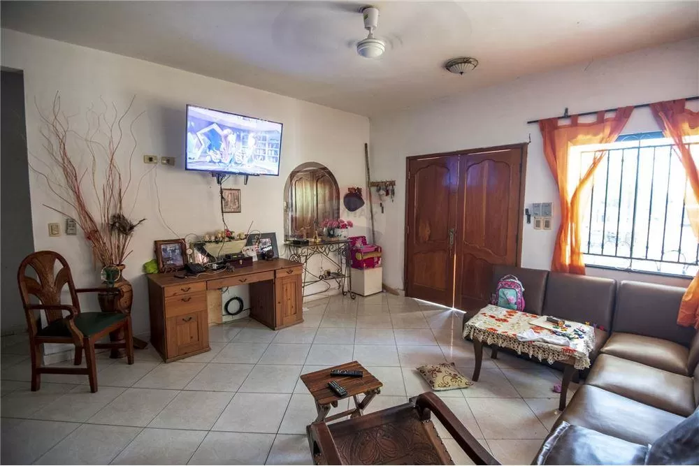 Hermosa residencia sobre Ruta 3 — foto 3