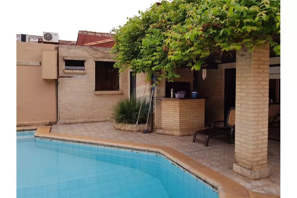 VENDO RESIDENCIA EN ASUNCION — foto 2