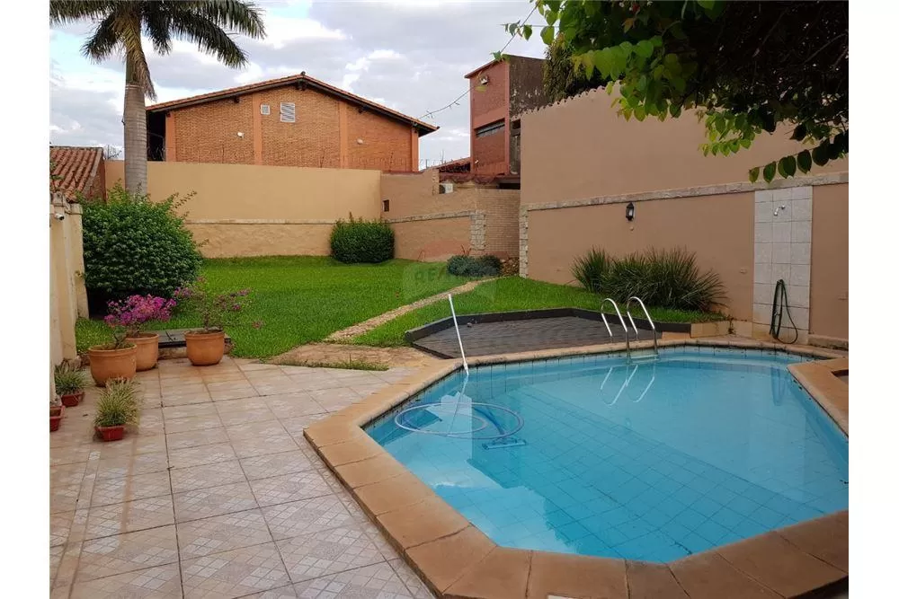 VENDO RESIDENCIA EN ASUNCION — foto 3