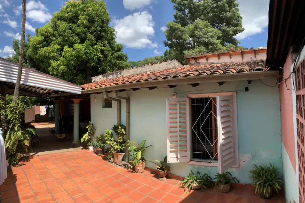 REMATO CASA EN ÑEMBY (ideal para negocio o departamentos) — foto 3