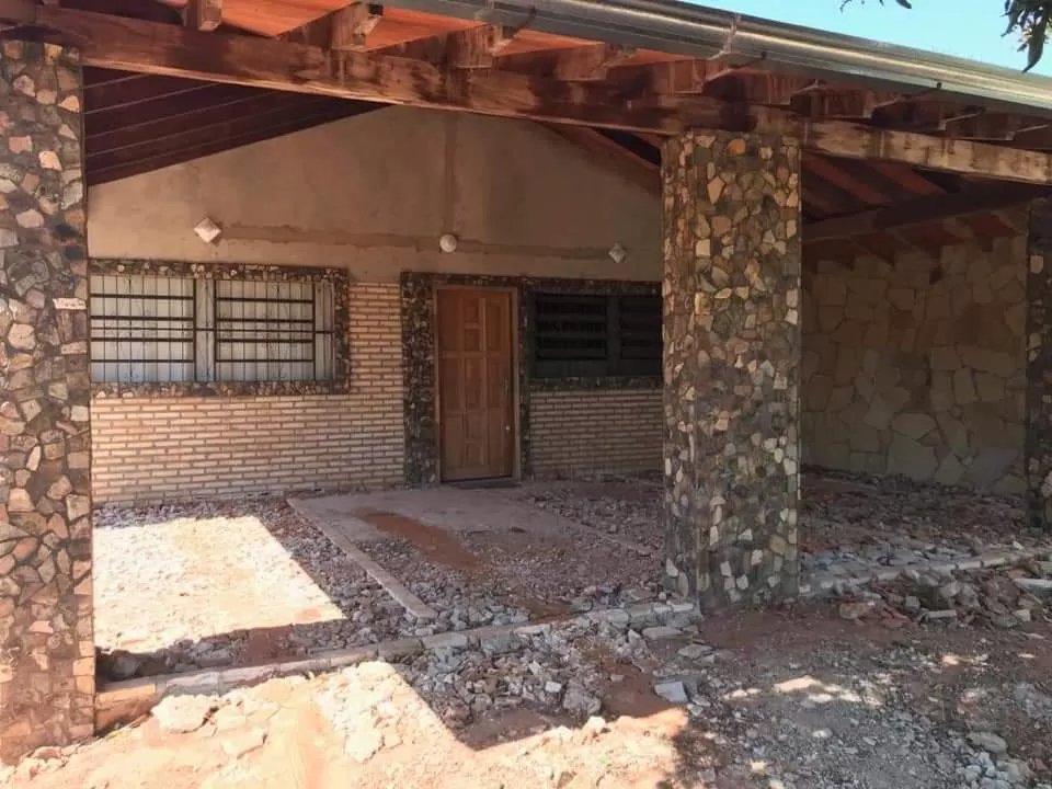 Vendo hermosa y amplia casa a terminar — foto 2