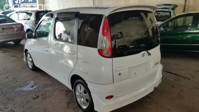 Toyota Funcargo 2000 — foto 7