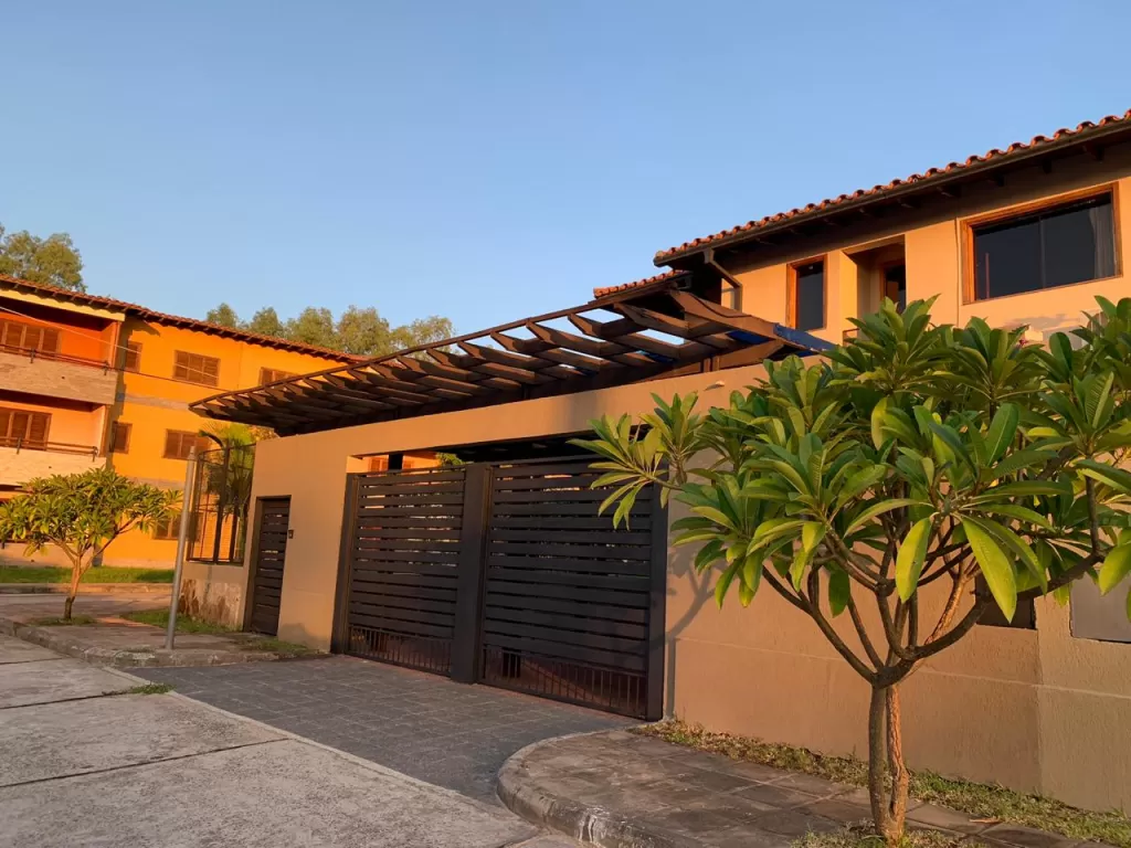 VENDO HERMOSA CASA EN BARRIO CERRADO EN LUQUE — foto 2