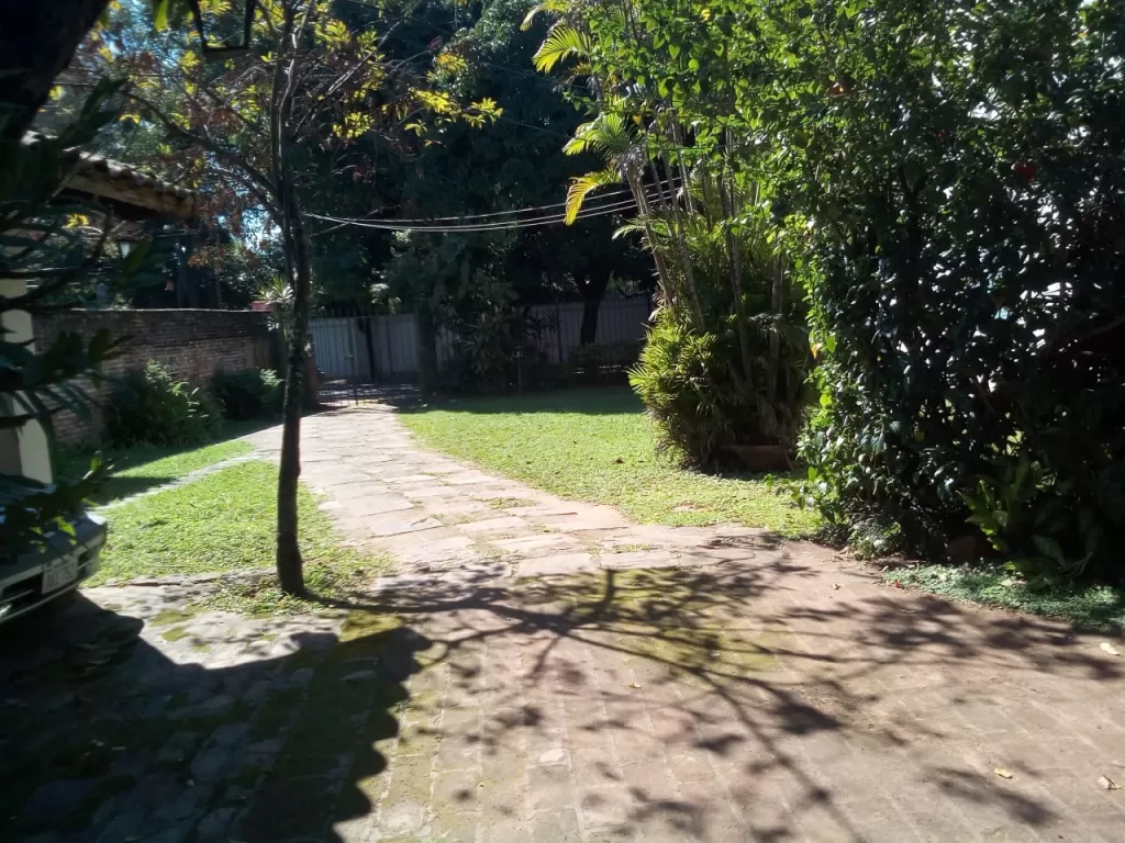 En el corazon de Los Laureles: Inmejorable ubicacion — foto 2