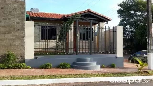 VENDO 2 CASAS JUNTAS CON DEPOSITO EN VILLA ELISA SOBRE AVDA AMÉRICO PICO.. — foto 2
