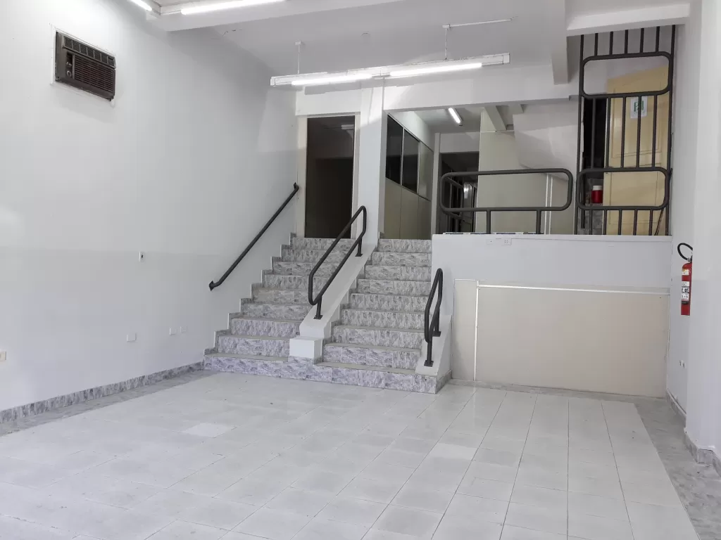 Edificio Semi céntrico en venta — foto 2