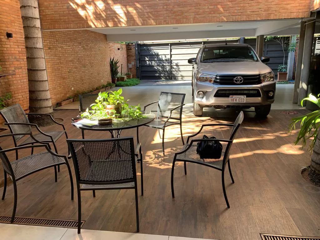 VENDO RESIDENCIA 1er NIVEL — foto 3