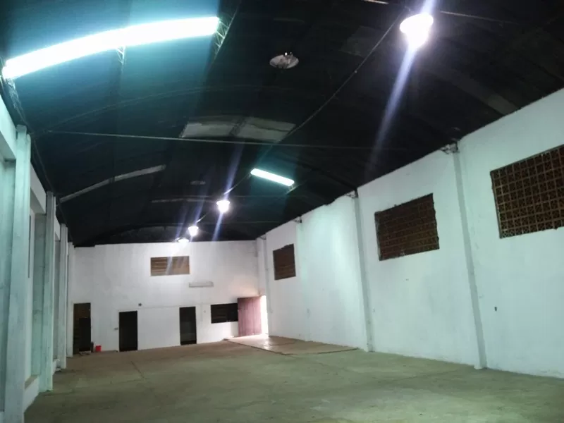 DEPOSITOS DE 1.800M2 C VIVIENDAS EN UN TERRENO DE 18.800M2 ZONA ABASTO — foto 3