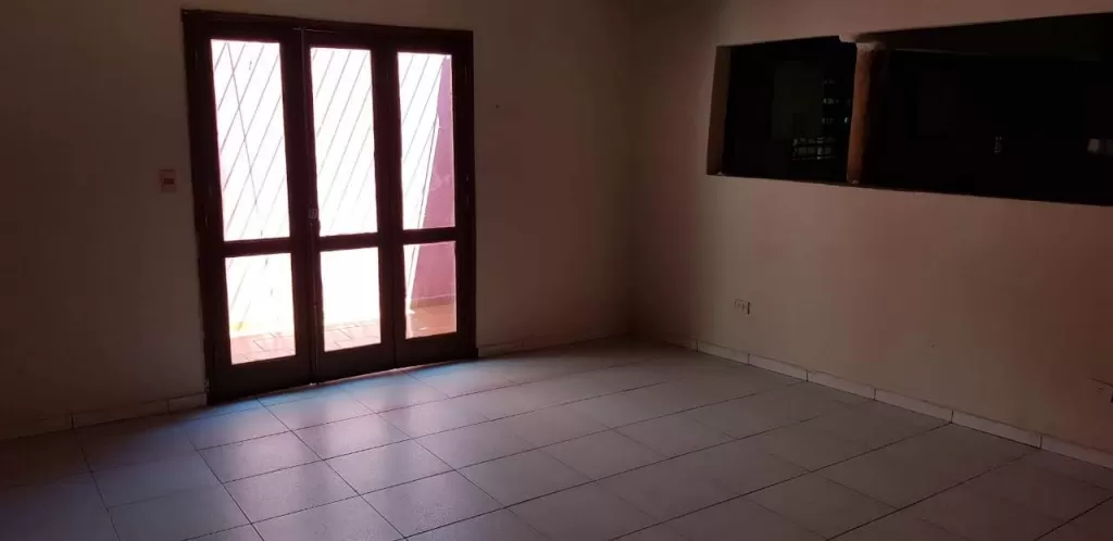VILLA MORRA ZONA CODAS THOMPSON, A PASOS DE MCAL. LOPEZ IDEAL PARA OFICINA!!! — foto 2