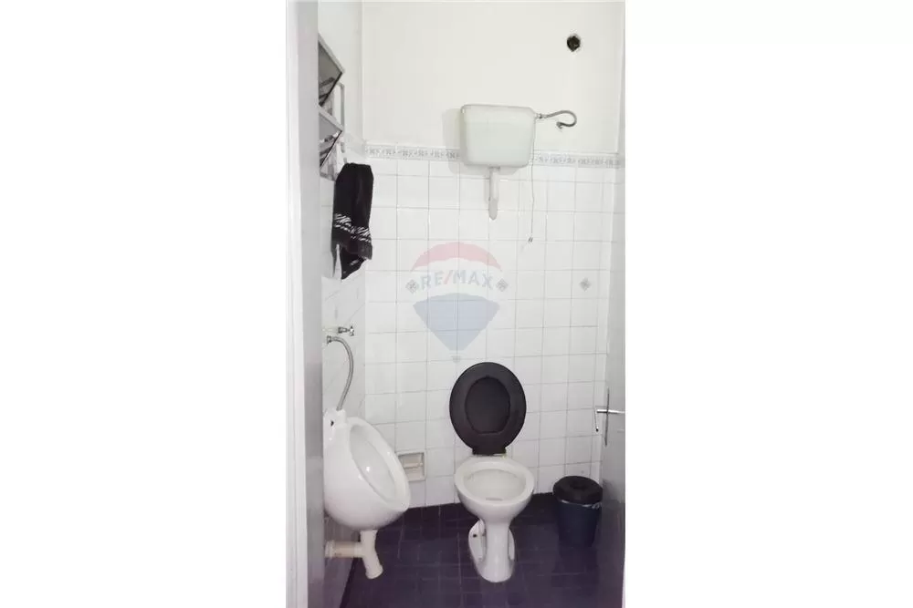 VENDO SALON COMERCIAL SOBRE FERNANDO DE LA MORA — foto 3