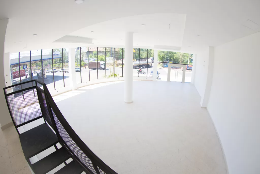 OPORTUNIDAD DE ALQUILER EN ITAUGUA - SALON COMERCIAL — foto 2