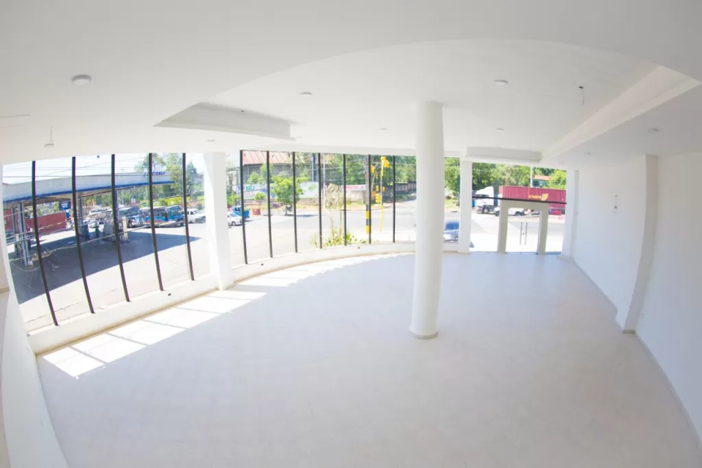 OPORTUNIDAD DE ALQUILER EN ITAUGUA - SALON COMERCIAL — foto 3