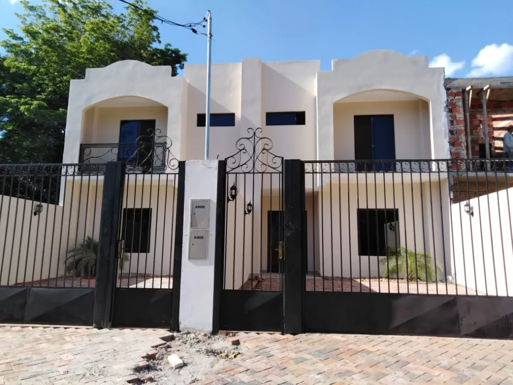 Vendo Residencia Zona Yacht — foto 3