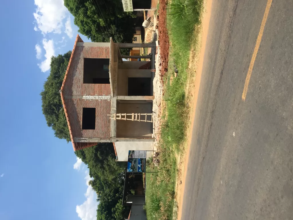 Sobre avda Nanawa curva romero Luque — foto 2