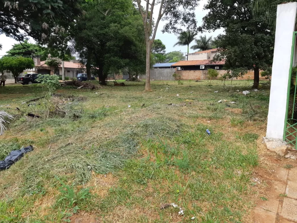 VENDO TERRENO EN VILLA ADELA LUQUE 1002 MTS2, DE SUPERFICIE IDEAL PARA DUPPLEX O EDIFICIO. — foto 2