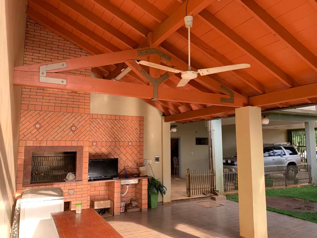 VENDO HERMOSA RESIDENCIA CON SALONES COMERCIALES DE 05 HABITACIONES, — foto 3