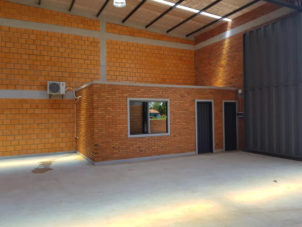 ALQUILO DOS DEPOSITOS A ESTRENAR EN LIMPIO (ZONA ABASTO NORTE) — foto 2
