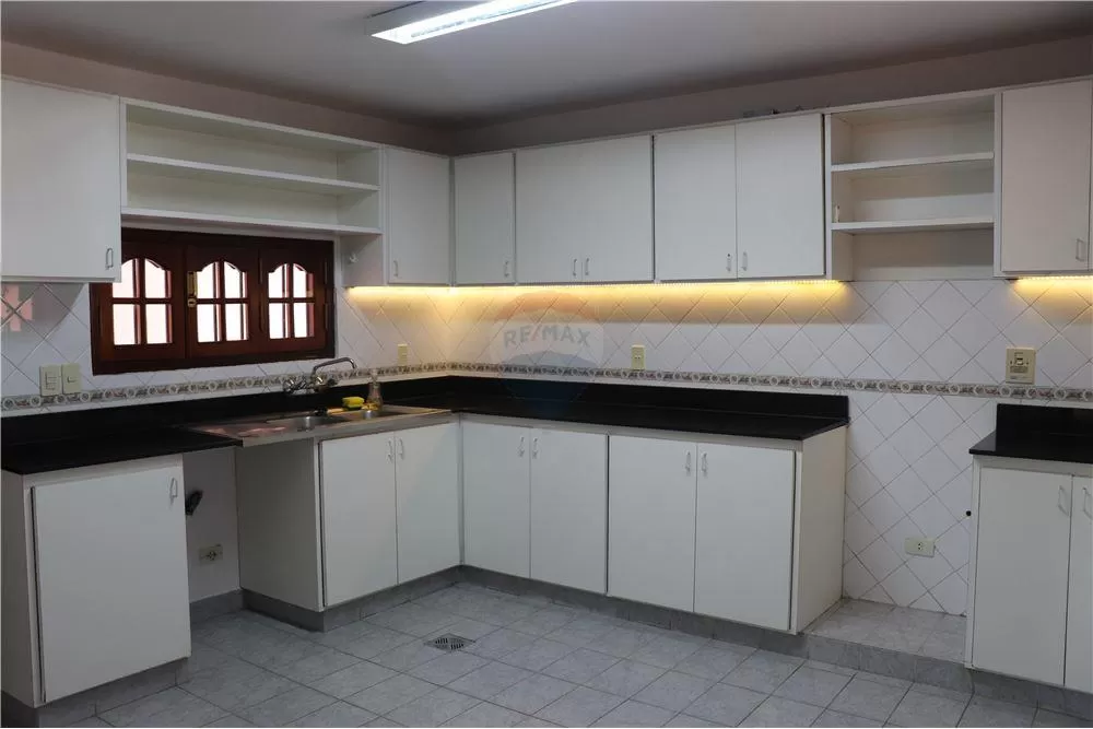 ALQUILO CASA EN BARRIO LOS LAURELES — foto 3
