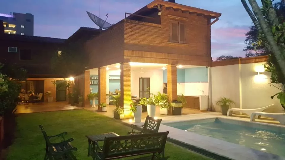Vendo hermosa residencia en Carmelitas Ycua sati Manora Mburucuya Villamorra — foto 3