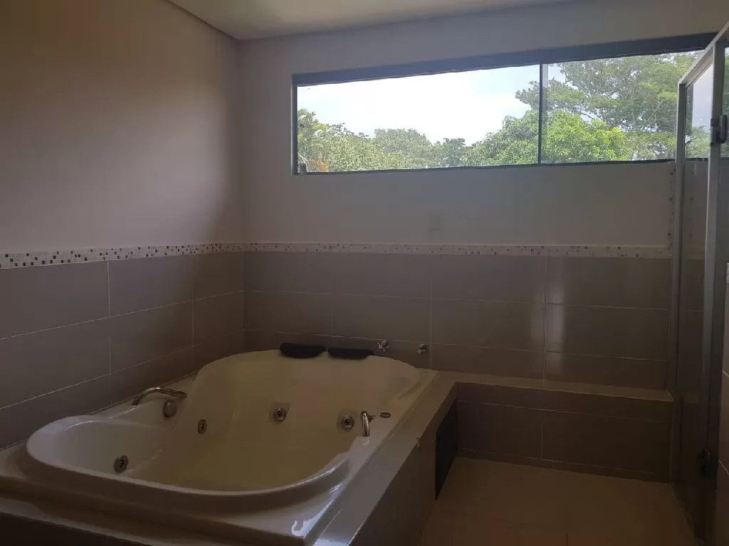 Casa Minimalista en Mburucuya AlquiloVendo zona Residencial — foto 3