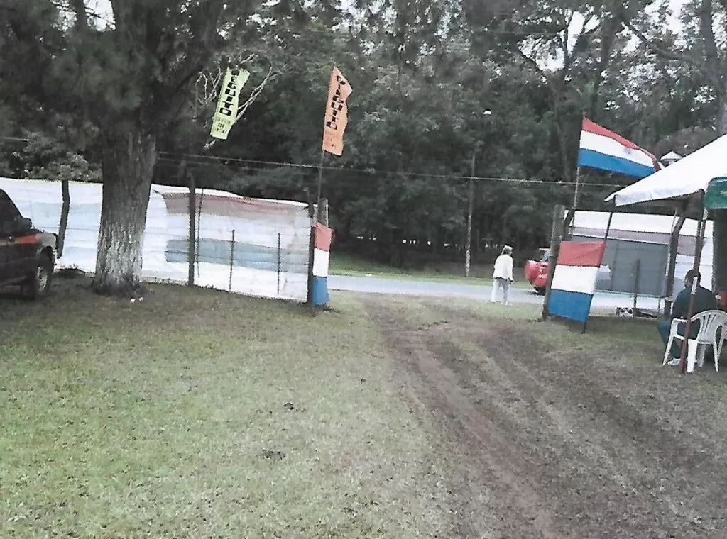 EN VENTA IMPORTANTE PROPIEDAD EN PARAGUARI CENTRO SOBRE RUTA 1 IDEAL PARA INVERSION COMER — foto 3