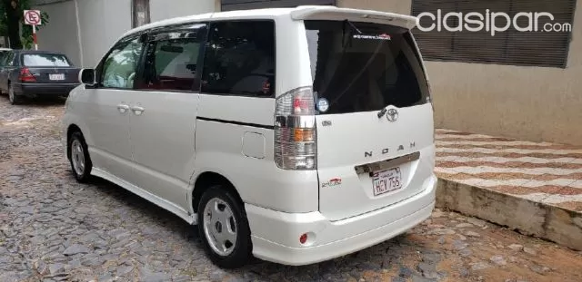 Toyota Noah 2004 — foto 3