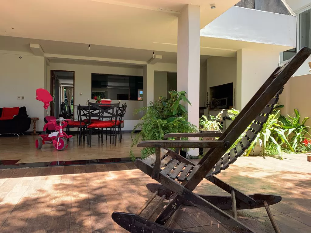 Vendo hermosa residencia a 300 m del Lago República en Boqueron ll — foto 2