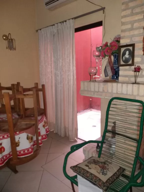 Casa con salón excelente ubicación como para negocio en zona comercial — foto 3