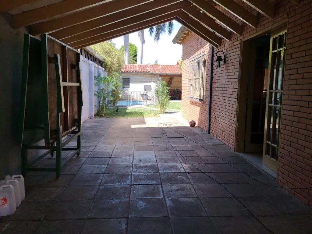 VENDO CASA EN EL BARRIO MCAL. ESTIGARRIBIA - ZONA RESIDENCIAL DE ASUNCION — foto 2