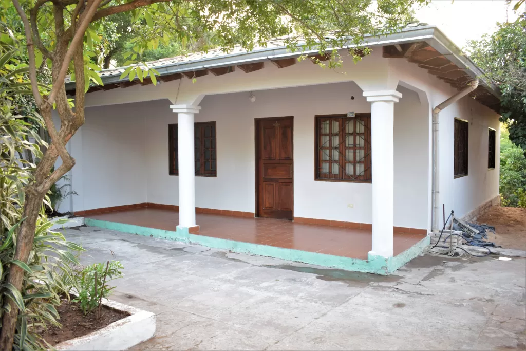 OFERTO CASA EN LAMBARE ZONA TODO RICO CARRETERA DE LOPEZ — foto 2