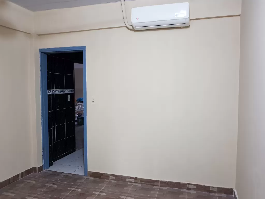 Oferta Alquiler Departamento frente al Supermercado Stock Villa Hayes!!! — foto 2