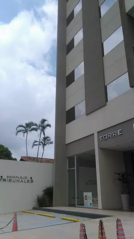 VENDO OFICINA EN EL EDIFICIO COMPLEJO TRIBUNALES!!!! — foto 2