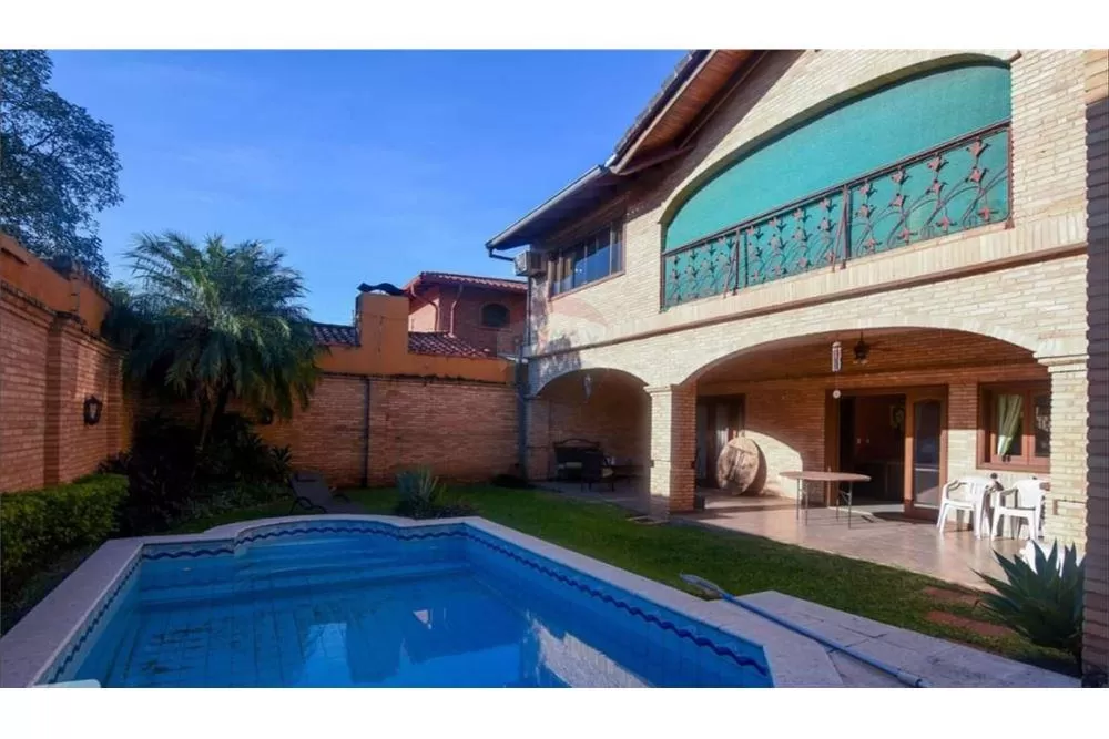 VENDO HERMOSA RESIDENCIA EN BARRIO MBURUCUYA — foto 2