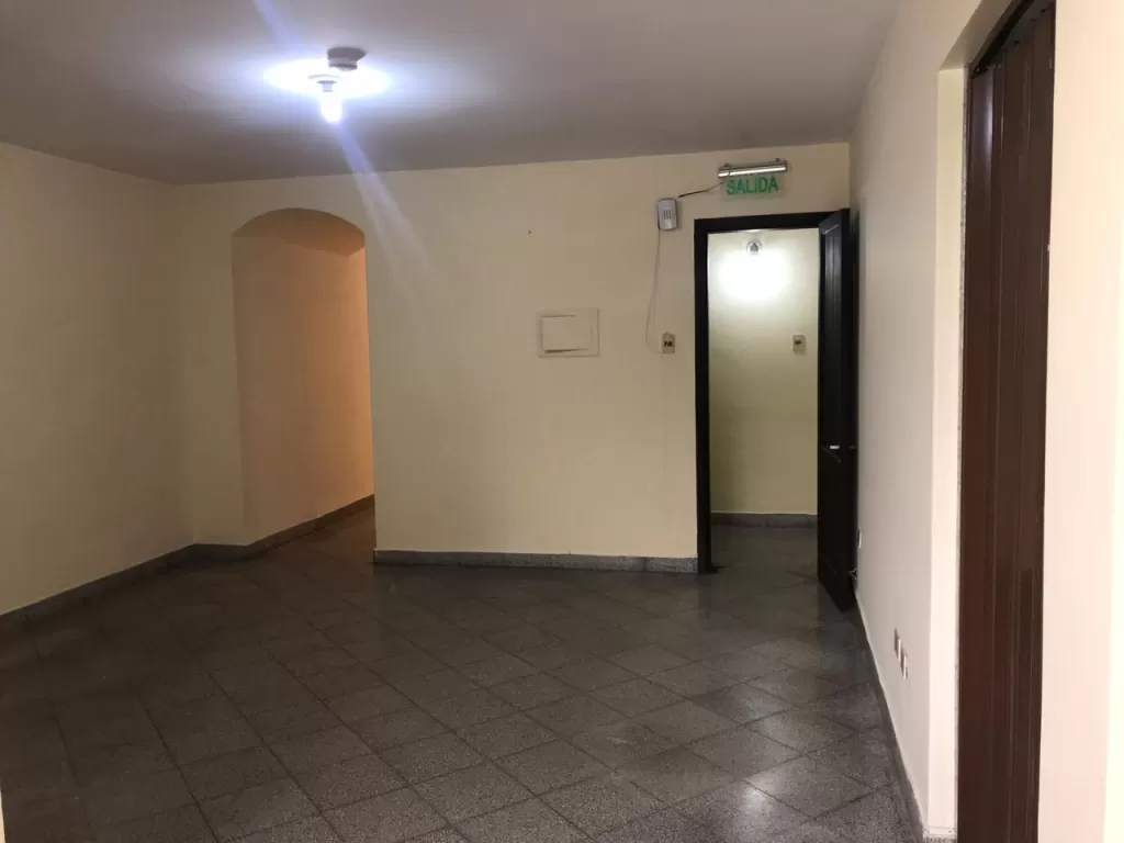 ALQUILO CASA PVIVIENDA U OFICINA SOBRE PARAGUARÍ ENTRE TTE FARIÑA Y MANUEL RODRIGUEZ — foto 3