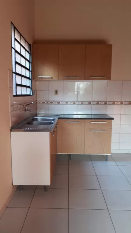 DUEÑA VENDE CASA EN LAMBARE — foto 3