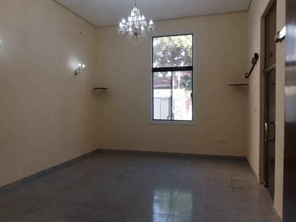ALQUILO CASA PARA OFICINA 4 DORMITORIOS CON AMPLIO GARAGE ZONA CENTRO... — foto 3