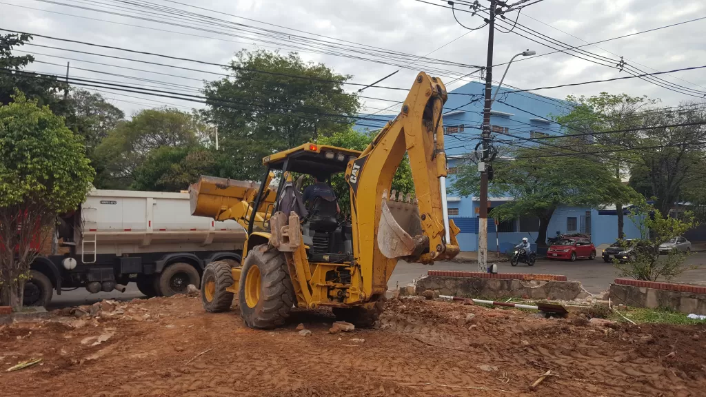 DEMOLICION DE CASA Y EDIFICIOS — foto 2