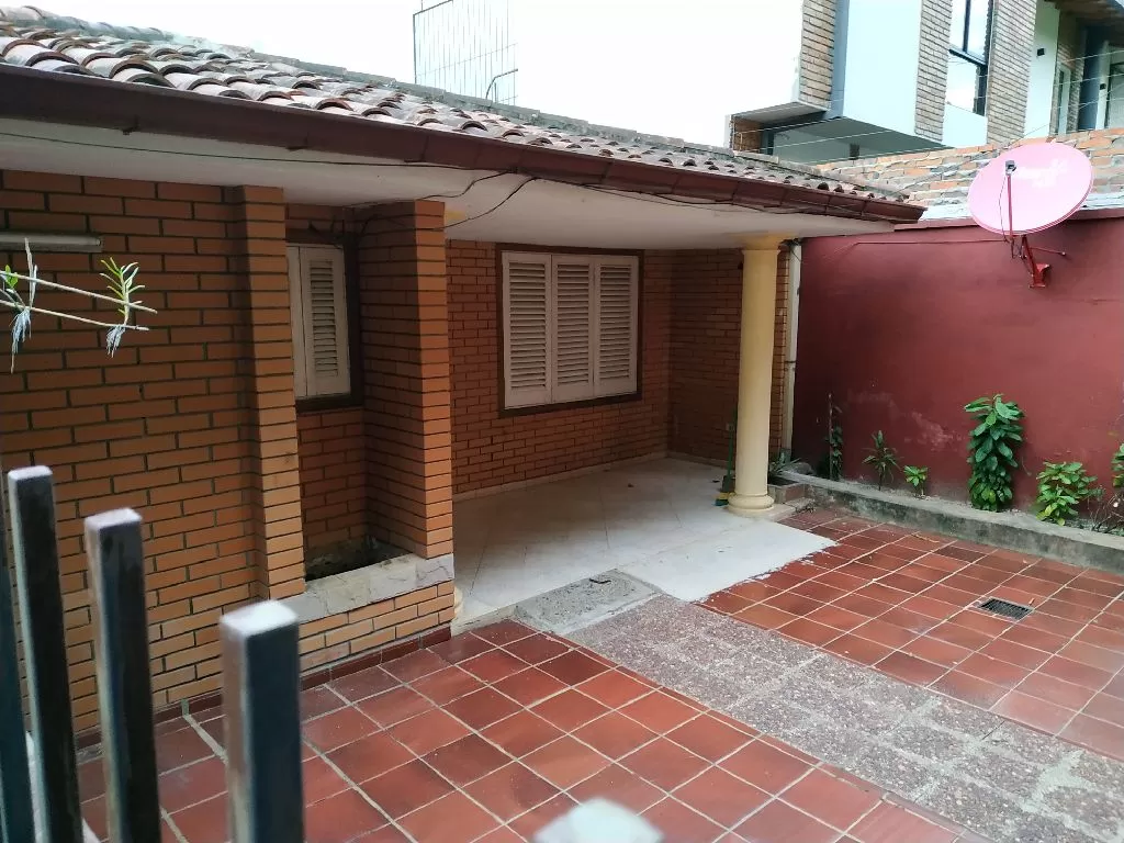 VENDO CASA EN BARRIO BELLA VISTA — foto 3