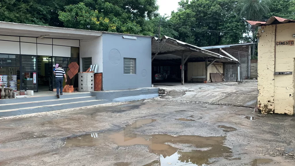Esquina exclusiva 2500 Mts2 Depositós y Oficinas — foto 3