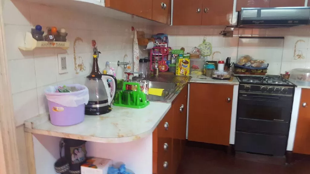 VENDO UNA CASA SEMI AMOBLADA EN LUQUE — foto 3