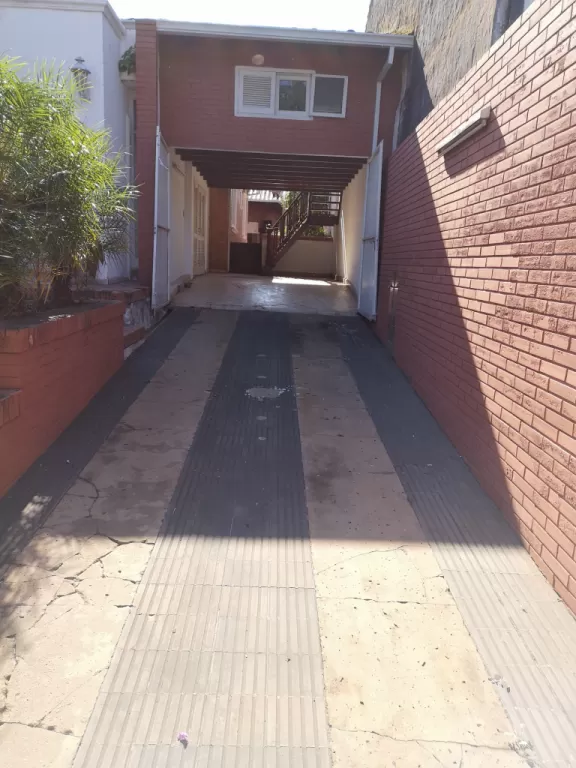 AMPLIA CASA ZONA GENERAL SANTOS Y BRUNO GUGGIARI(BARRIO SAN RAFAEL) — foto 2