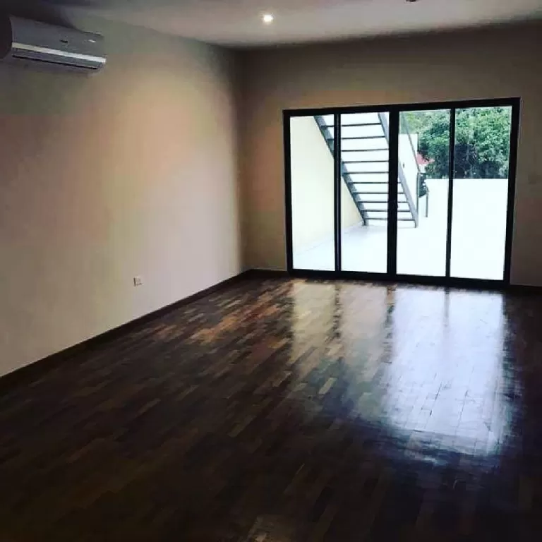 Hermosa Residencia de 400 m2 cerca del Club Centenario — foto 2