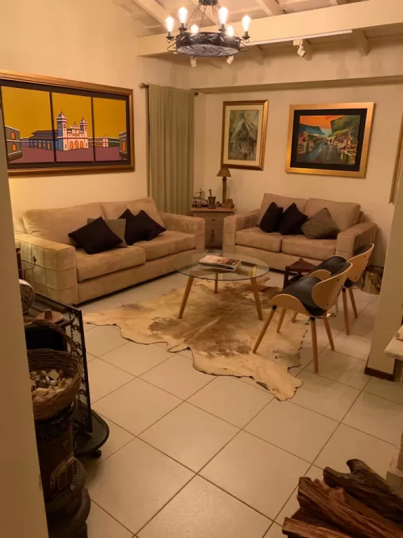 VENDO HERMOSA RESIDENCIA EN BARRIO MBURUCUYA — foto 3