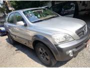 VENDO KIA SORENTO - AÑO 2003 - DIESEL - AUTOMATICA - COLOR PLATA - RECIEN IMPORT