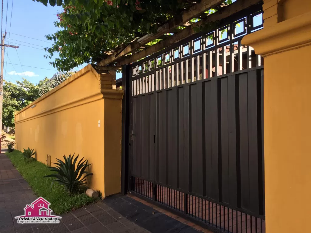 CASA DE DOS DORMITORIOS UBICADO EN ESQUINA!! FERNANDO ZONA NORTE. — foto 2